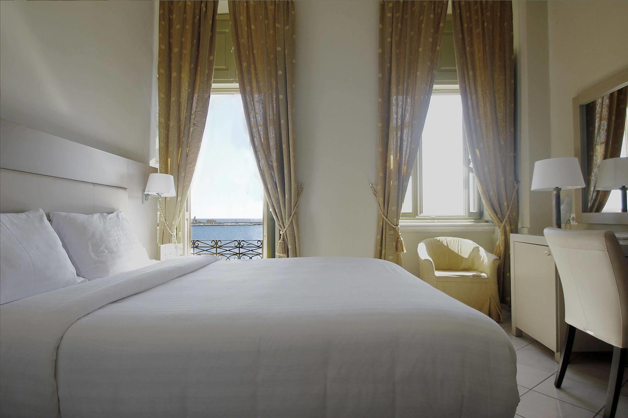 Diogenis Hotel Ермополи Екстериор снимка