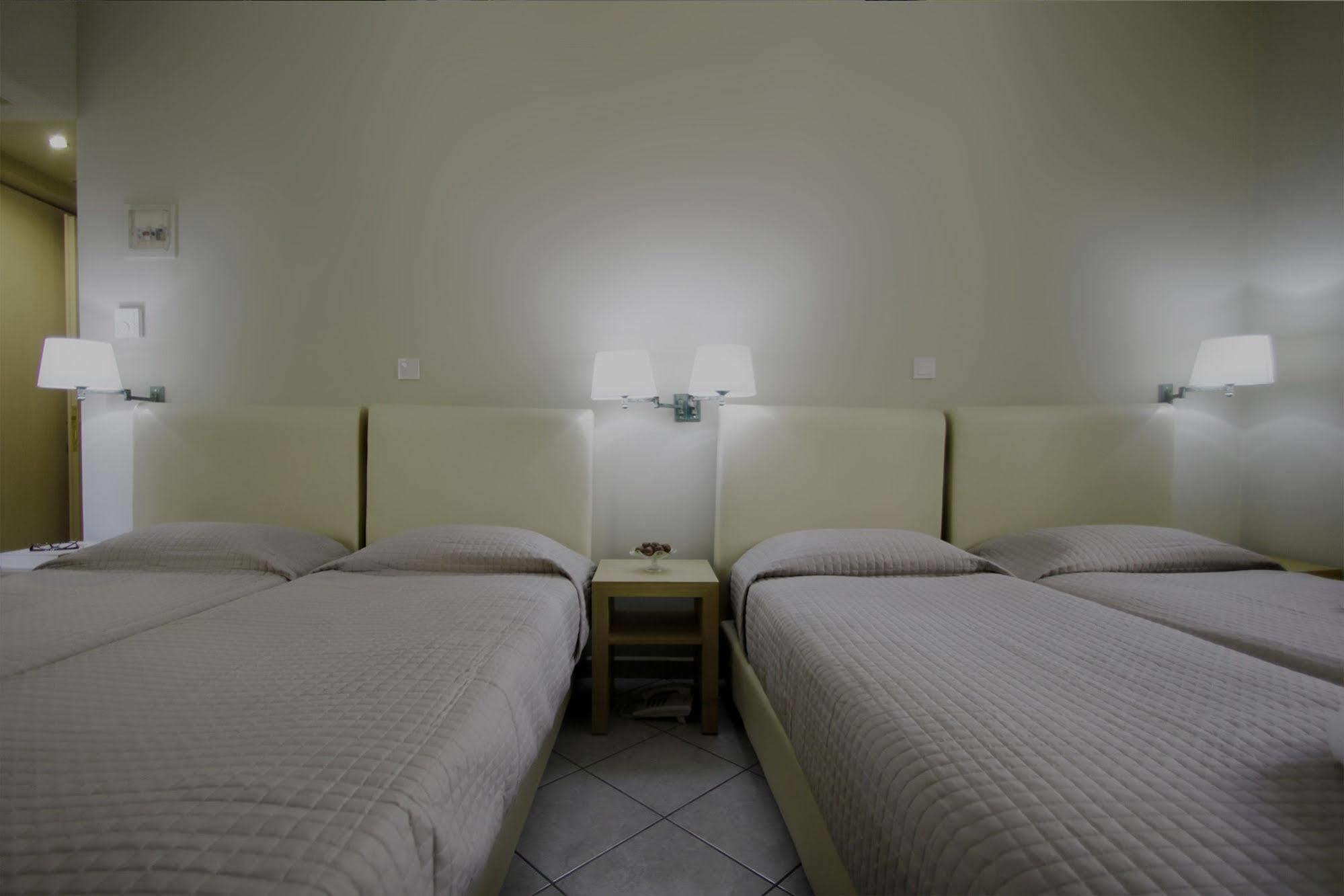 Diogenis Hotel Ермополи Екстериор снимка